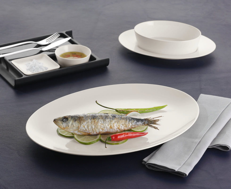 White Oval Coupe Platter 13" x 9.4" x 1" Purity by Bauscher